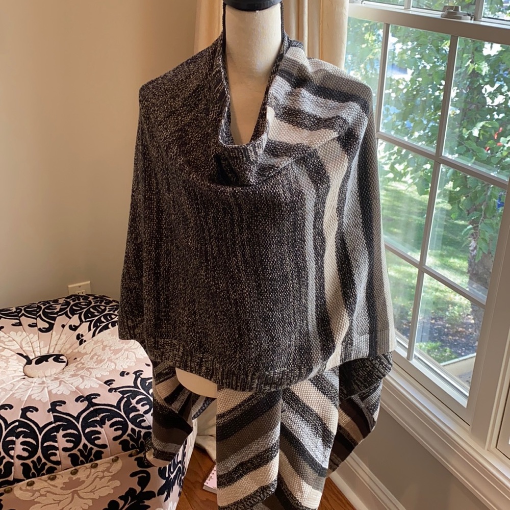 BCBG Beautiful knit wrap